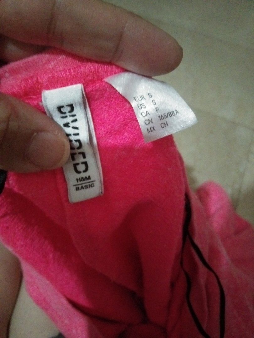 H and m neon pink top (Category: Others Tops) located in Quezon City. Submitted by eidorableshop (Listing ID 1470385154, Image 1). Description: .