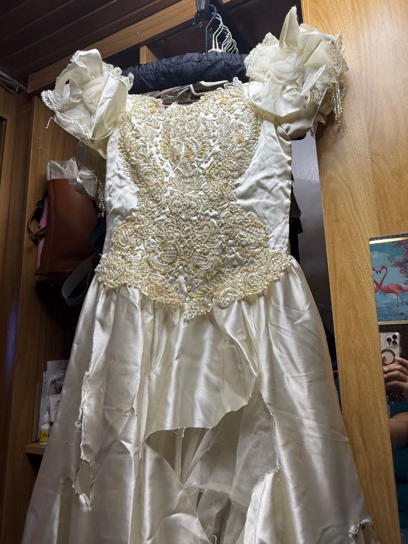 Halloween bride costume (Category: Dresses) located in Quezon City. Submitted by stepherl23 (Listing ID 1470431022, Image 3). Description: Halloween bride costume. Color cream with beads.