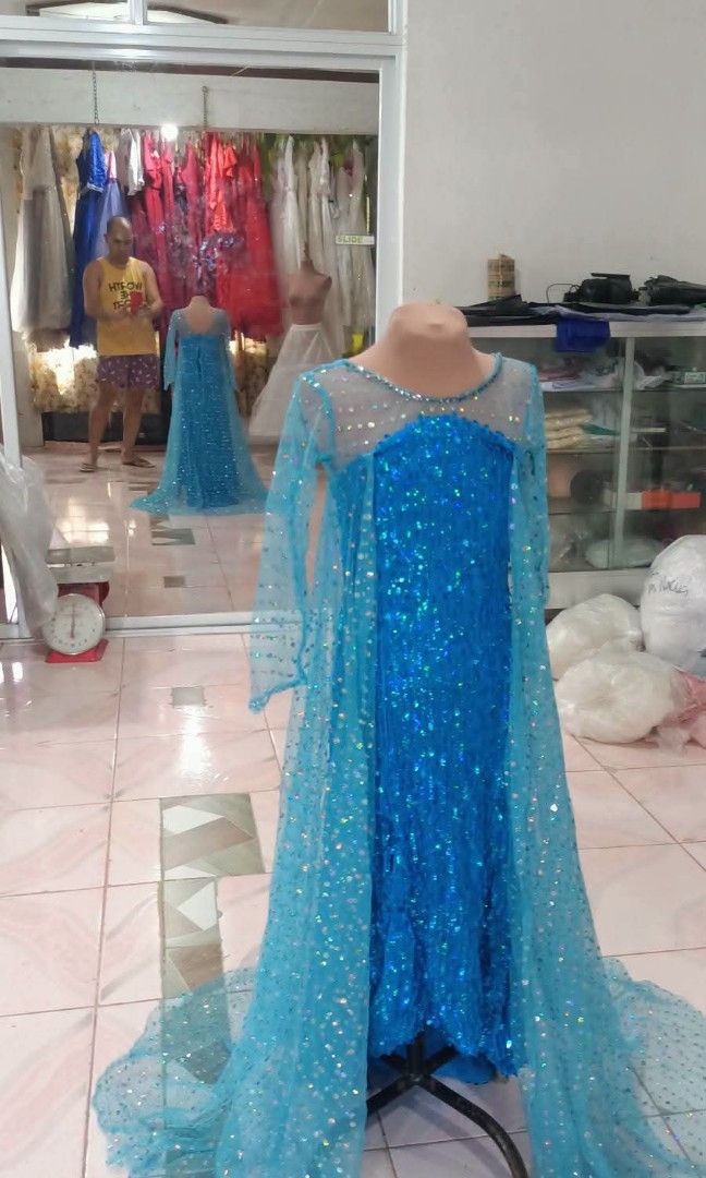 HALLOWEEN COSTUME ELSA FROZEN (Category: Dresses) located in Manila. Submitted by icamalicdem29 (Listing ID 1470397222, Image 1). Description: 5/8yr old fit kids.