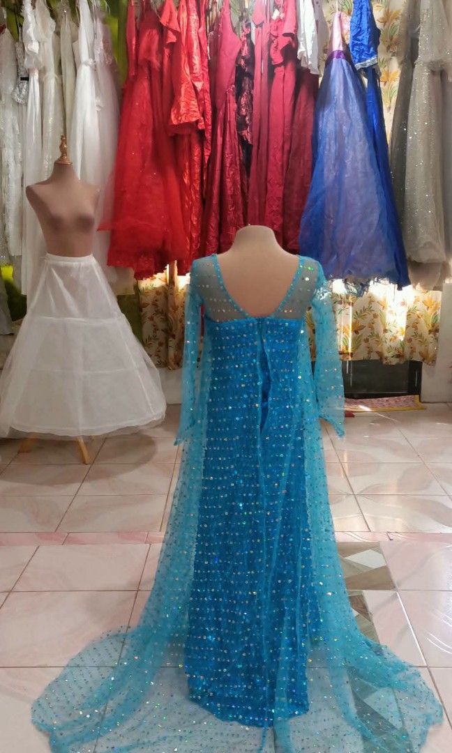 HALLOWEEN COSTUME ELSA FROZEN (Category: Dresses) located in Manila. Submitted by icamalicdem29 (Listing ID 1470397222, Image 3). Description: 5/8yr old fit kids.