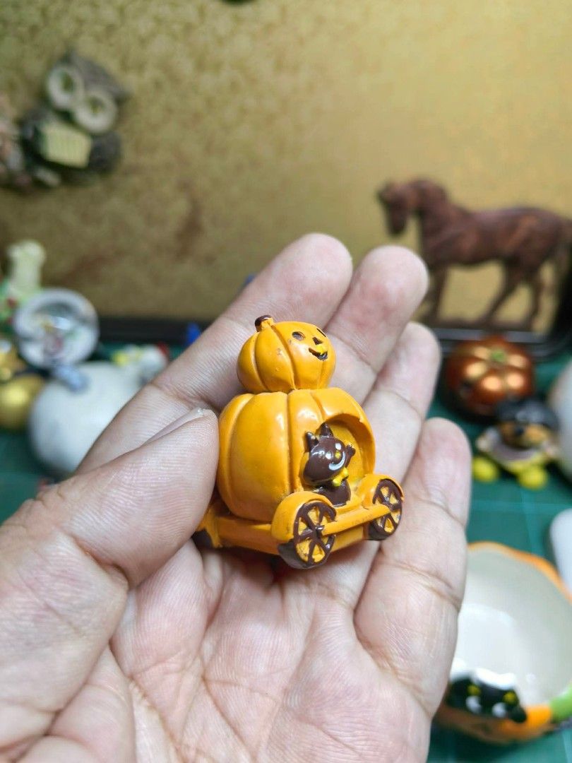 Halloween Pumpkin Carriage Polyresin (Category: Other Home Decor) located in Cebu City. Submitted by dudes_villanueva (Listing ID 1470395841, Image 2). Description: Halloween Pumpkin Carriage Polyresin 📌 In excellent condition..