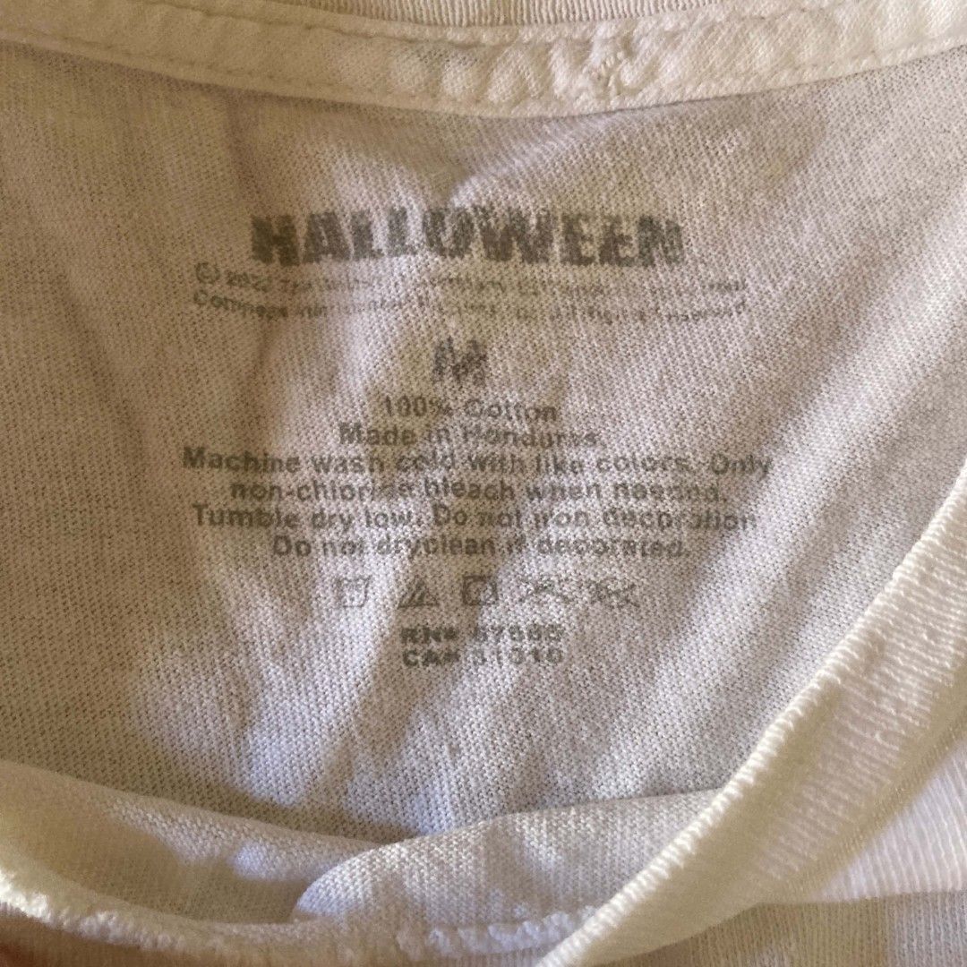 Halloween tee (Category: Activewear) located in Bulacan. Submitted by ajinn_ (Listing ID 1470380163, Image 2). Description: no issue.