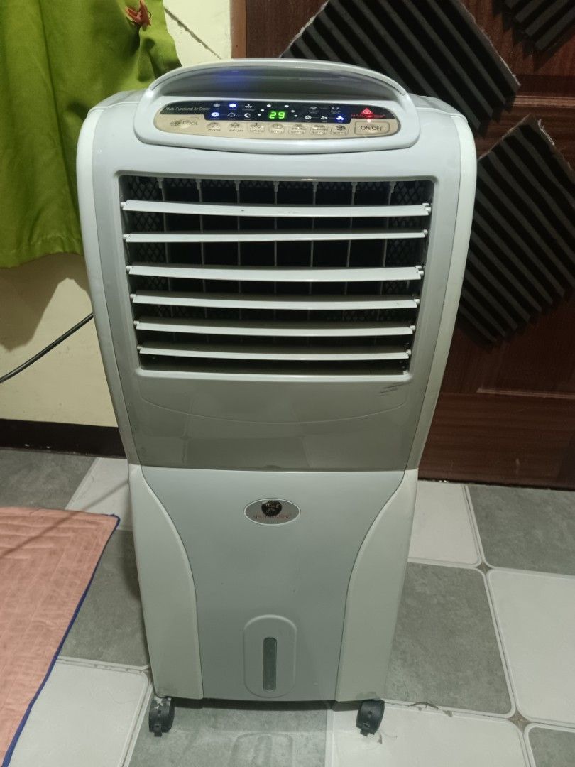 Hanabishi Multi-Functional Air Cooler (Category: Other Home Appliances) located in Quezon City. Submitted by daxter8 (Listing ID 1470458555, Image 1). Description: Location: near Fairview Sandigan Qc Only... Issue: The up and down swing only... defective na po pero sabi ng pinagbilhan namin is kaya pa raw po ma-fixed ng mekaniko po. P.S. Can do meetups pero kapag lalamove del., shoulder ni buyer ang SF and strictly payment first po ako para no ha