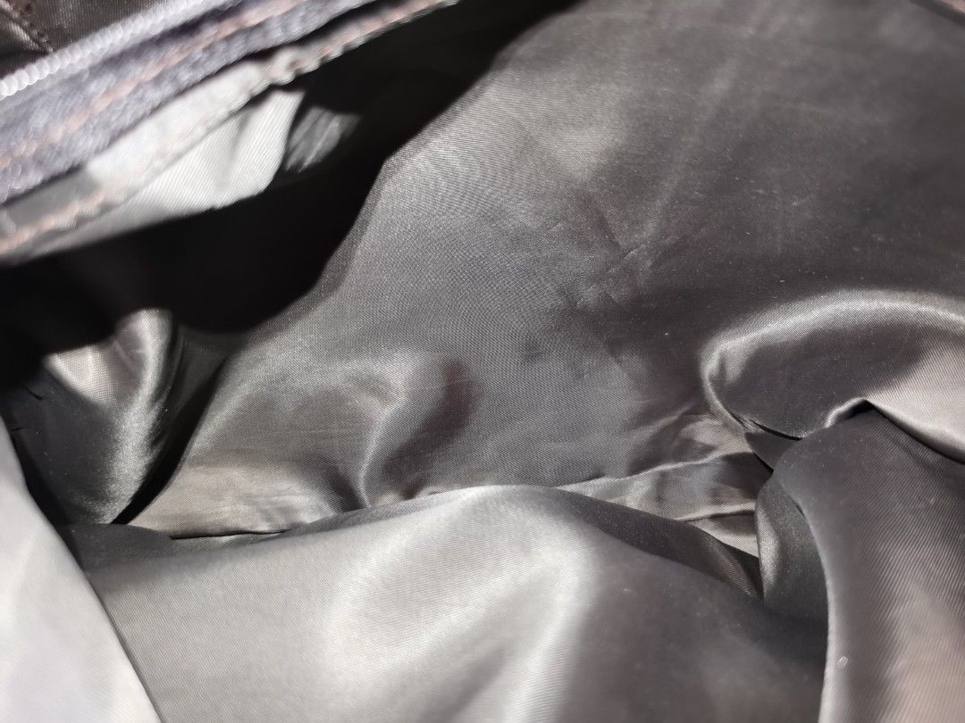 HAND/SHOULDER BAG (Category: Shoulder Bags) located in Bacolod City. Submitted by mzb06 (Listing ID 1470388751, Image 3). Description: GENUINE SOFT LEATHER MATERIAL, LARGE SIZE, 3 COMPARTMENT INSIDE. NO FLAWS. DETAILED PICTURES POSTED FOR REFERENCE..
