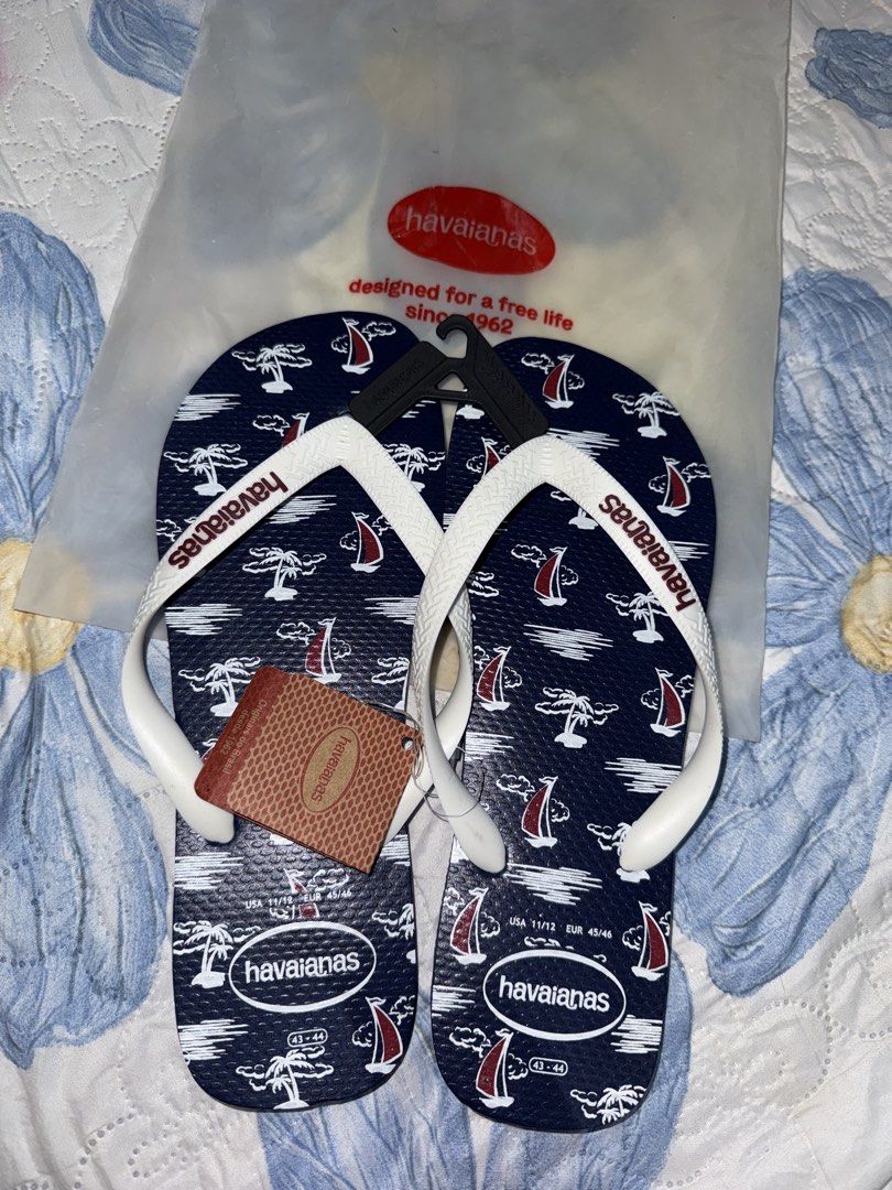 Havaianas beach Navy white (Category: Slippers & Slides) located in Manila. Submitted by mariadarna (Listing ID 1470493768, Image 2). Description: .