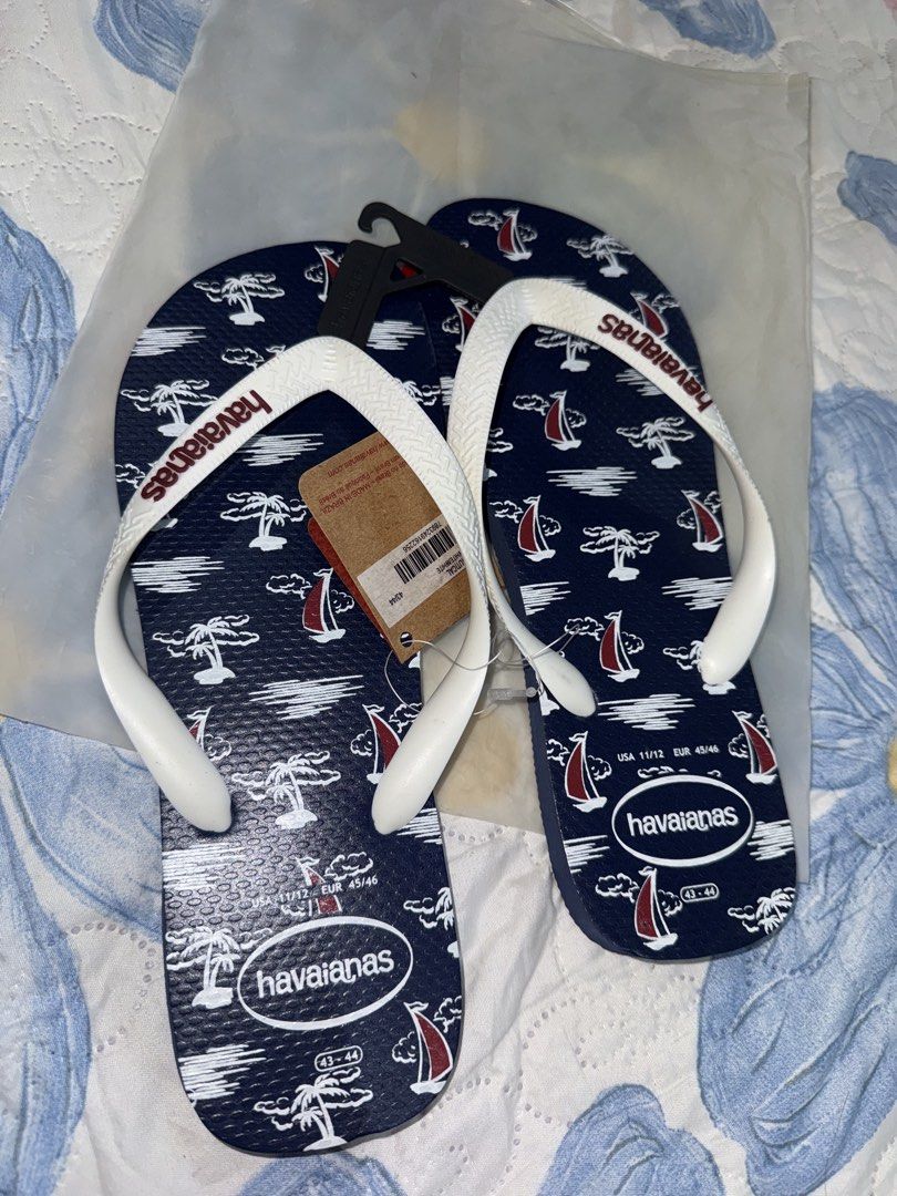 Havaianas beach Navy white (Category: Slippers & Slides) located in Manila. Submitted by mariadarna (Listing ID 1470493768, Image 1). Description: .