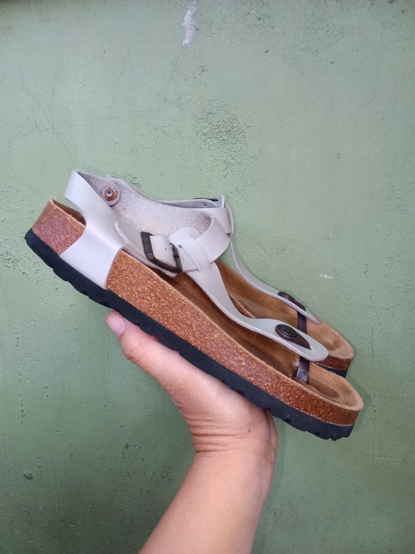 HawkinZ (Category: Flats & Sandals) located in General Santos City (Dadiangas). Submitted by ukayonlineshoppe (Listing ID 1470479501, Image 3). Description: 24.5cm quality like birks....