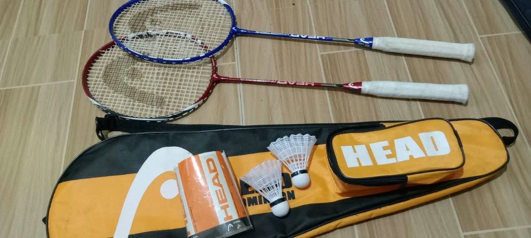 HEAD Titanium Smash Badminton Rackets Set with Bag and Shuttlecocks (Category: Racket and Ball Sports) located in Gapan. Submitted by montesnora80204 (Listing ID 1470353779, Image 1). Description: Head badminton set 800 +Sf via j&t Palitan lng ng rubber grip tape , Titanium smash Location nueva Ecija.