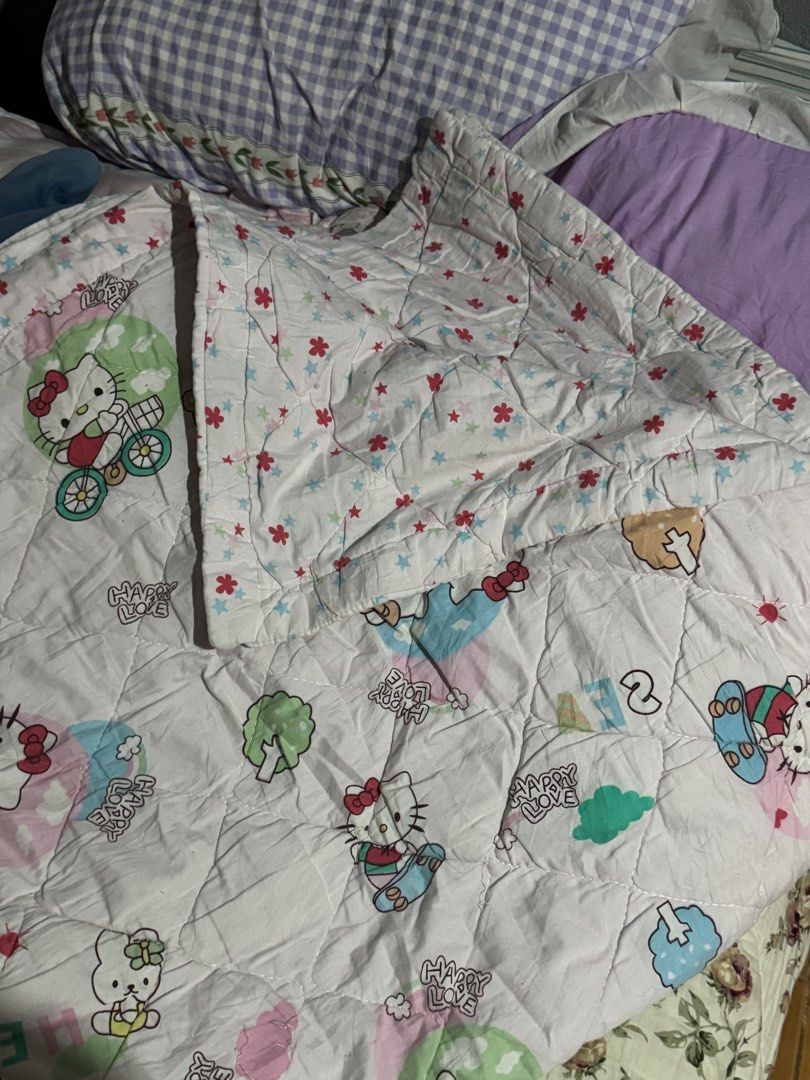HELLO KITTY COMFORTER/QUILT (Category: Bedding & Towels) located in Caloocan City. Submitted by ravihannaa (Listing ID 1470501916, Image 1). Description: Negotiable.