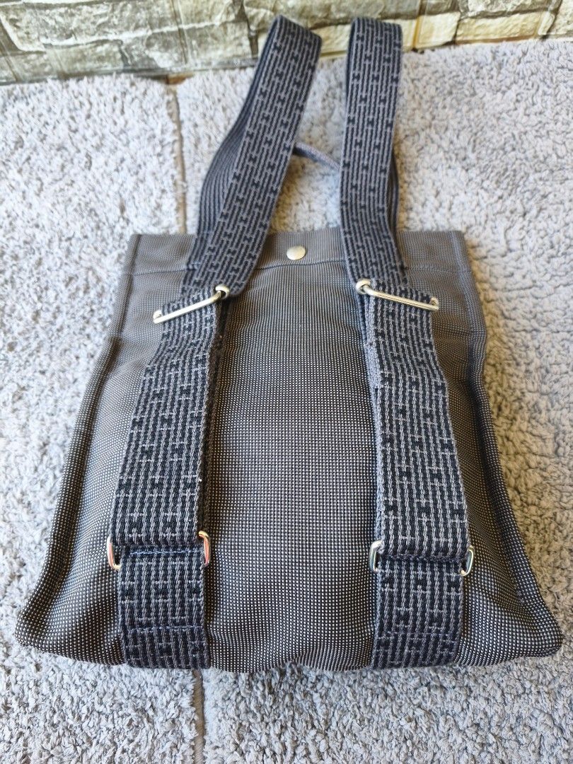 Hermes Herline Backpack Pm Size (Category: Luxury Bags & Wallets) located in Taytay. Submitted by rgun28 (Listing ID 1470483407, Image 3). Description: 🍀 HERMÈS HERLINE BACKPACK BAG🍀 💯% guaranteed original 𝐂𝐨𝐧𝐝𝐢𝐭𝐢𝐨𝐧: In very good used condition Rank A. No flaws..See photos to appreciate.. Money back guaranteed if proven fake by Entrupy. As is where is..NO RETURN!! NO EXCHANGE!! 🔸Before purchasing, please refer to the images for the e