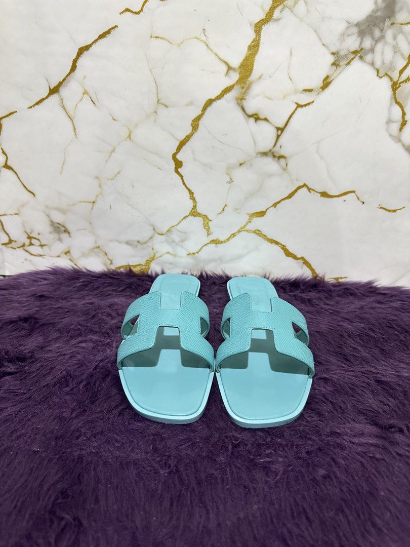 Hermes oran (Category: Flats & Sandals) located in Marikina City. Submitted by georgiaprelovestuff (Listing ID 1470456194, Image 1). Description: size 39 PLEASE READ BEFORE MAKING AN OFFER: 🔹No inclusions since this is preloved 🔹NO to low ballers please 🔹NO meetups due to busy schedule 🔹If you make an offer, please get the item let's not waste each other's time 🔹NO return NO exchange NO cancellation 🔹Please manage your expectation since all