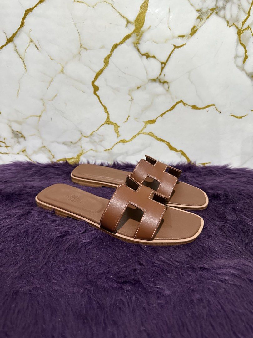 Hermes oran (Category: Flats & Sandals) located in Marikina City. Submitted by georgiaprelovestuff (Listing ID 1470458500, Image 2). Description: size 38 PLEASE READ BEFORE MAKING AN OFFER: 🔹No inclusions since this is preloved 🔹NO to low ballers please 🔹NO meetups due to busy schedule 🔹If you make an offer, please get the item let's not waste each other's time 🔹NO return NO exchange NO cancellation 🔹Please manage your expectation since all