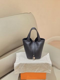 (Category: ) located in . Submitted by luxdesignerbrand (Listing ID 1470505580, Image 1). Description: .