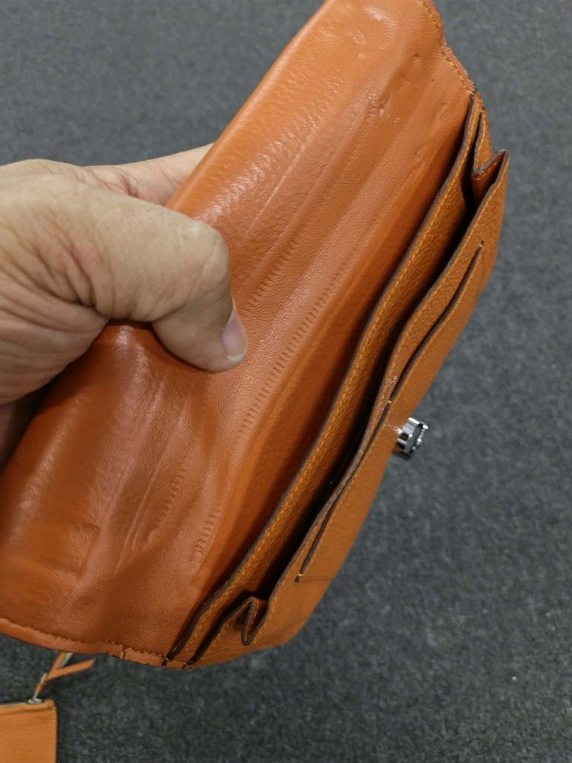 her.miss (Category: Luxury Bags & Wallets) located in Bacolod City. Submitted by johnthrift (Listing ID 1470390625, Image 3). Description: Hermes Clutch Excellent Dm.
