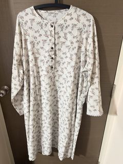 (Category: ) located in . Submitted by lovedapparels (Listing ID 1470350334, Image 1). Description: .