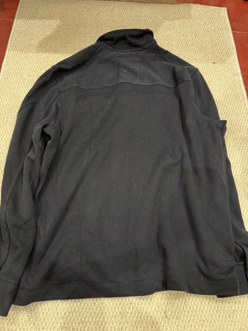 H&M Black Button-Up Overshirt Size XL (Category: Coats, Jackets and Outerwear) located in Valenzuela. Submitted by crabncorn (Listing ID 1470353009, Image 3). Description: - Brand: H&M - Item: Black button-up overshirt - Size: XL (185/116A) - Fit: Regular fit, soft and comfortable fabric - Details: Snap buttons on front and collar, two flap chest pockets - Style: Versatile dark color, perfect for easy layering over t-shirts.