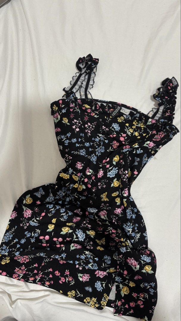H&M bodycon (Category: Dresses) located in Taguig. Submitted by krizy_makeyl (Listing ID 1470408613, Image 1). Description: xs-s -GCASH only:> -buyer will book the LALAMOVE thanks!.