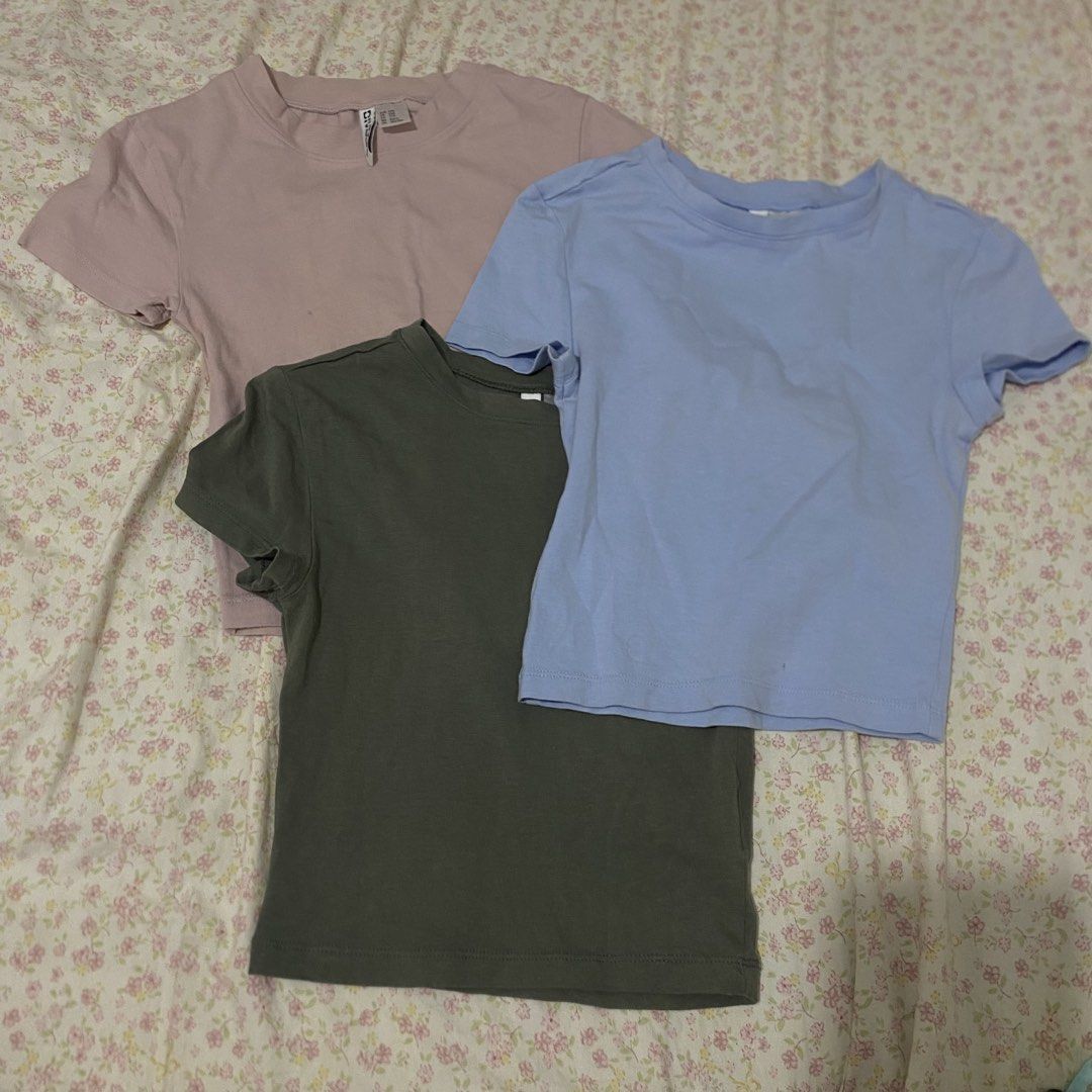 H&M Divided basic crop t-shirts (Category: Shirts) located in Davao. Submitted by hercloset.dvo (Listing ID 1470476007, Image 1). Description: ₱150 each .