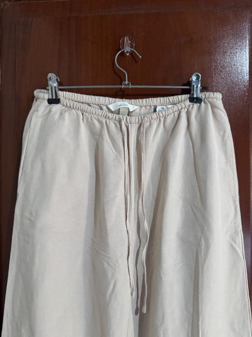 H&M Linen Blend Pants XS (Category: Other Bottoms) located in Gabaldon. Submitted by stvibe (Listing ID 1470361714, Image 1). Description: .