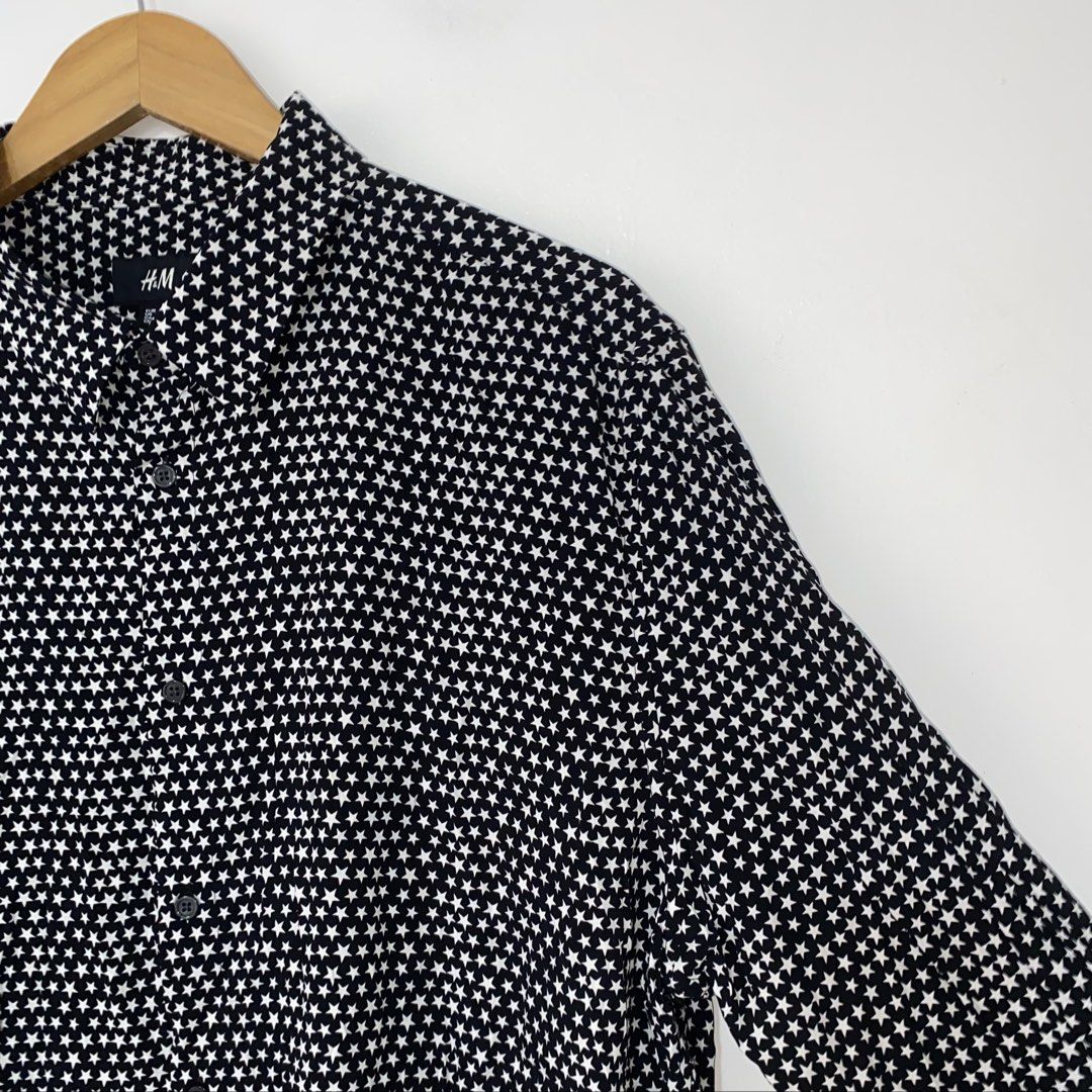 H&M men long sleeve top (Category: Formal Shirts) located in San Jose del Monte. Submitted by mamiracky (Listing ID 1470453948, Image 2). Description: .
