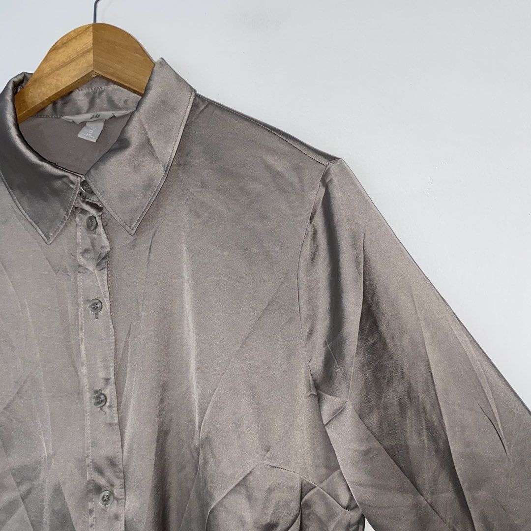 H&M satin long sleeve top (Category: Longsleeves) located in San Jose del Monte. Submitted by mamiracky (Listing ID 1470440368, Image 2). Description: .