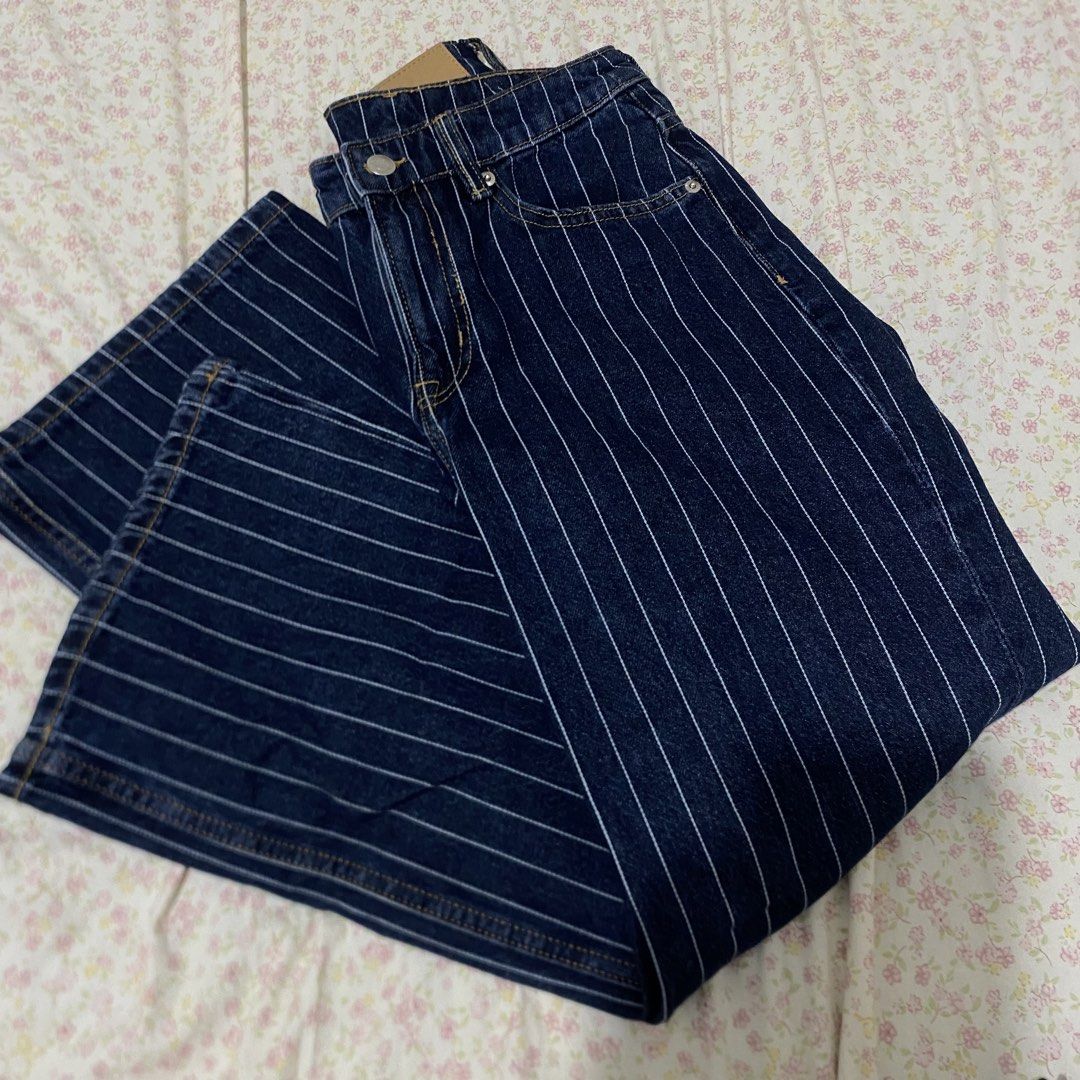 H&M wide high jeans (Category: Jeans) located in Davao. Submitted by hercloset.dvo (Listing ID 1470471223, Image 1). Description: OG price ₱1,290k.
