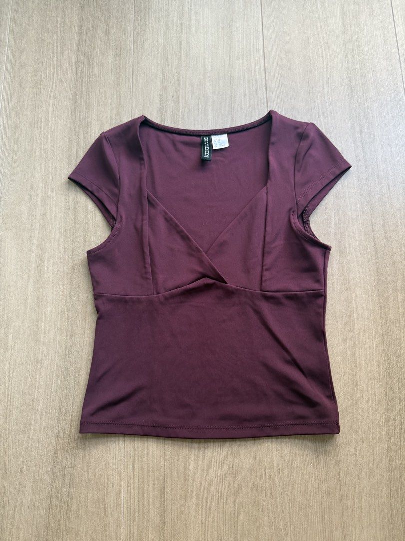HNM burgundy cross top (Category: Blouses) located in Manila. Submitted by bella_boo (Listing ID 1470431979, Image 1). Description: have to sell by TUESDAY tags 🏷️ brandy melville subdued cotton on bershka stradivarius zara pull n bear hnm edikted.