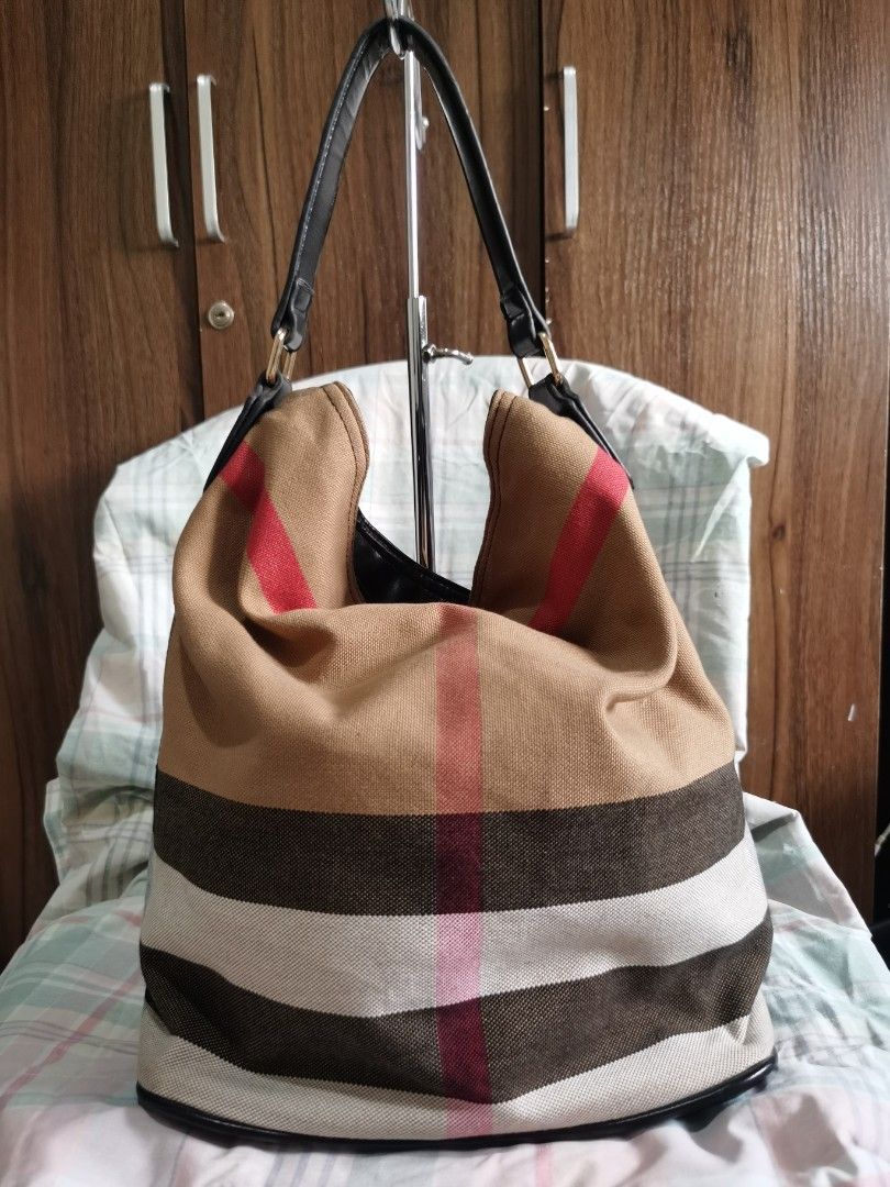 HOBO BAG (Category: Shoulder Bags) located in Bacolod City. Submitted by mzb06 (Listing ID 1470387163, Image 1). Description: BUCKET STYLE HOBO BAG, LARGE SIZE, COMBINATION OF CANVASS & LEATHER MATERIAL.. PLS CHECK DETAILED PICS POSTED FOR REFERENCE..