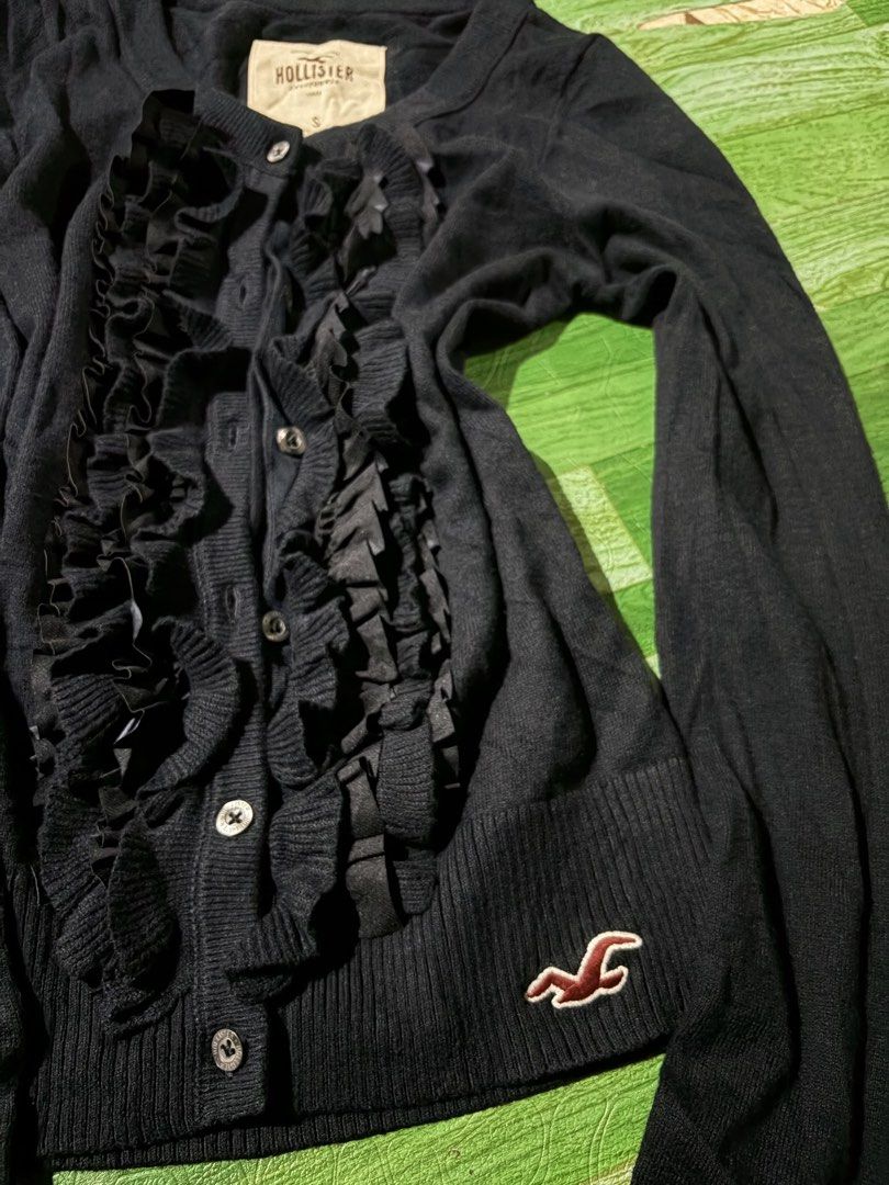 hollister (Category: Longsleeves) located in Santa Rosa. Submitted by jeremydeas56388 (Listing ID 1470533686, Image 3). Description: size small no issue .
