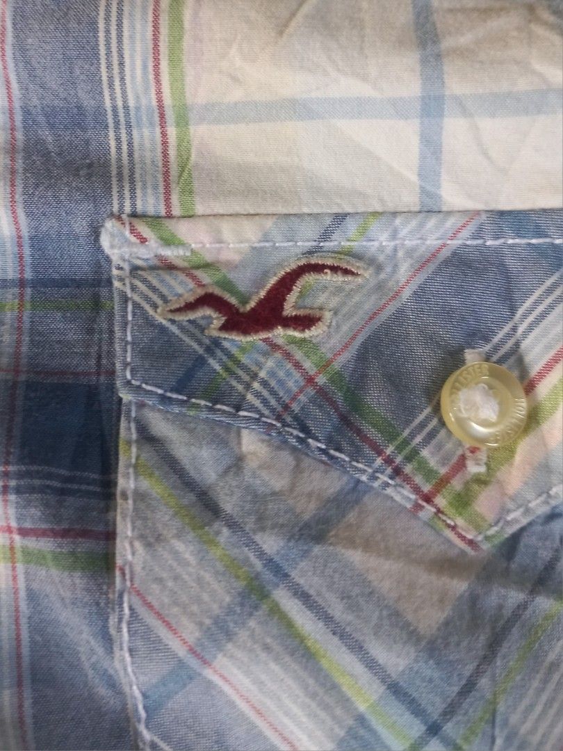 Hollister Blue Plaid Stretch Button-Up (Category: Longsleeves) located in Davao. Submitted by bloodyriz (Listing ID 1470422061, Image 3). Description: - Size M - seller is xs/ height 4'11 - I recommend this for size M girlies to have that fitted style - Bella Swan Twilightcore aesthetic .
