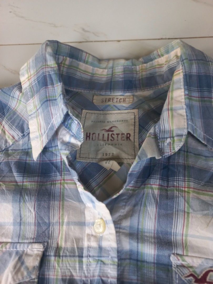 Hollister Blue Plaid Stretch Button-Up (Category: Longsleeves) located in Davao. Submitted by bloodyriz (Listing ID 1470422061, Image 2). Description: - Size M - seller is xs/ height 4'11 - I recommend this for size M girlies to have that fitted style - Bella Swan Twilightcore aesthetic .