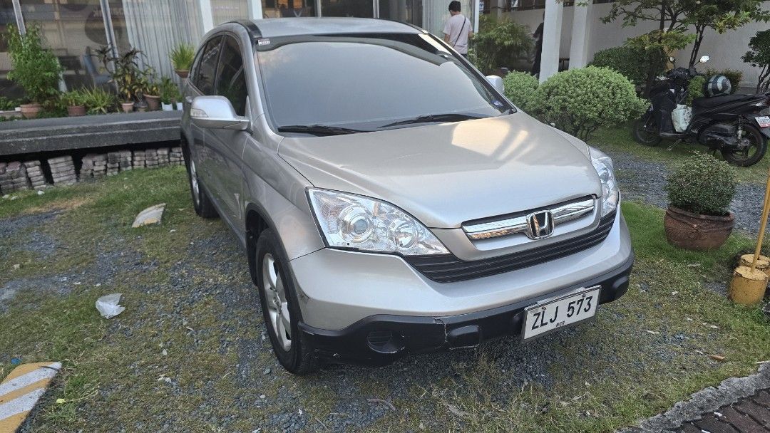Honda CR-V CR-V Auto (Category: Used Cars) located in Mandaluyong City. Submitted by huffin (Listing ID 1470447435, Image 1). Description: Honda CR-V 2007 Silver 150,xxx km Can view the car in-person in Makati I can send more photos or videos upon request.