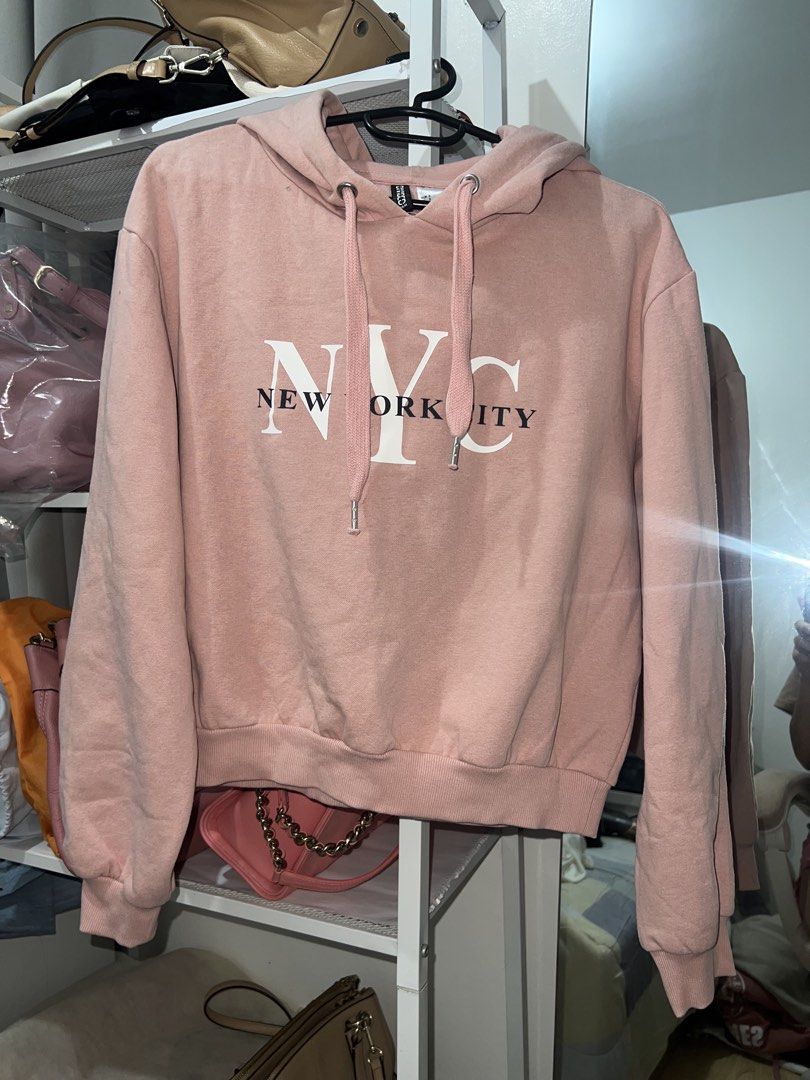 Hoodie and Sweatshirt (Category: Coats, Jackets and Outerwear) located in San Jose del Monte. Submitted by joy_ochoa (Listing ID 1470390376, Image 3). Description: Woman Hoodie from Forever 21 Othes from H&M No issues, used once or twice only 200 each take all for 750.