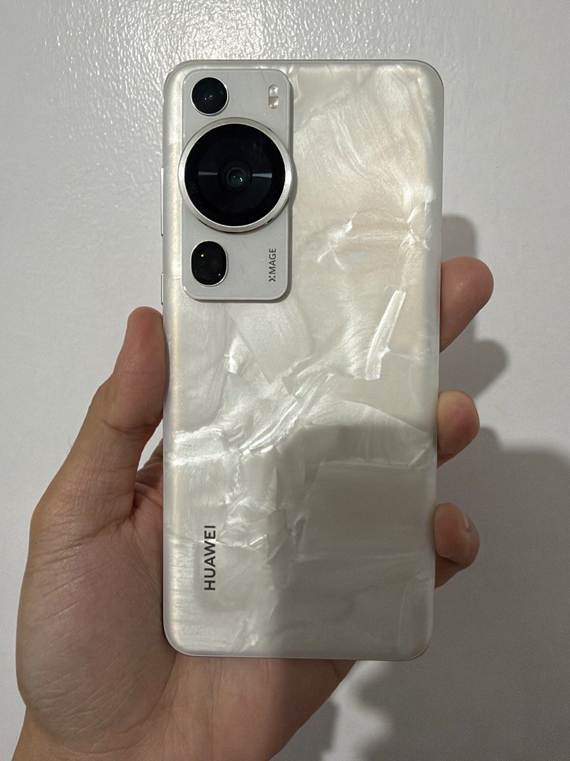 Huawei p60 pro 12/512Gb (Category: Huawei) located in Pasay City. Submitted by gellyyyy (Listing ID 1470532737, Image 2). Description: 95% smooth walang scratch sa screen Unit and case Slight nego No issue! 89% BH(still lasts a day).