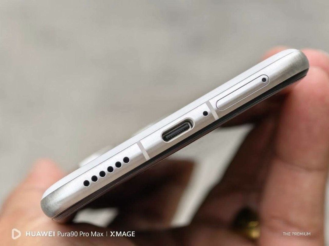 HUAWEI Pura 80 Pro (Category: Huawei) located in Manila. Submitted by steven_paul2k (Listing ID 1470461027, Image 3). Description: FOR SALE: HUAWEI PURA 80 PRO Color: GLAZED WHITE PREMIUM FLAGSHIP PHONE Perfect for photography lovers! 🔥 FULL SPECIFICATIONS: • Display: 6.8-inch LTPO OLED • Resolution: 2848 × 1276 pixels • Refresh Rate: 1–120Hz Adaptive • RAM: 12GB • Storage: 512GB • Processor: Kirin 9020 Octa-Core • Operating System: EMUI 15.0 • 