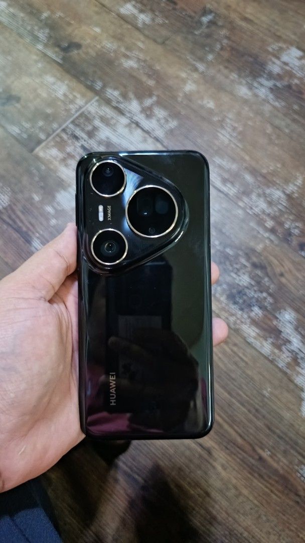HUAWEI PURA 80 ULTRA (Category: Huawei) located in San Pedro. Submitted by boo061994 (Listing ID 1470365489, Image 2). Description: FOR SALE HUAWEI PURA 80 ULTRA 16 GB RAM / 512 GB ROM 96% BATT HEALTH NO ISSUE CHECK ALL YOU WANT RESET ALL YOU WANT MAKINIS PRICR SLIGHTLY NEGOTIABLE RFS REMATA SANGLA .