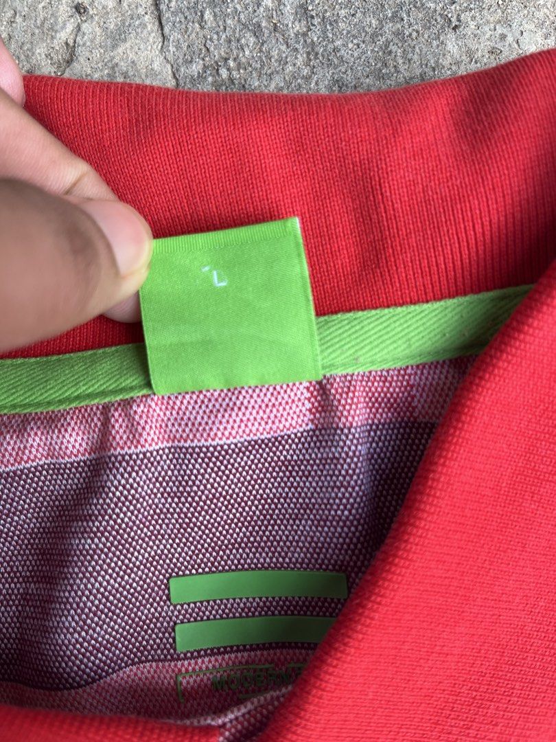 Hugo boss (Category: Tshirts & Polo Shirts ) located in Tagum. Submitted by arzeamomas68314 (Listing ID 1470397631, Image 3). Description: 21x26 Excellent condition No issue 10/10 color rate.