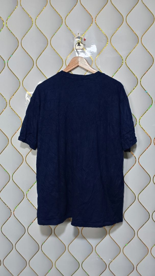 Human Made Navy Blue Pocket T-shirt (Category: Tshirts & Polo Shirts ) located in Manila. Submitted by zariyah.1986 (Listing ID 1470444398, Image 2). Description: - Brand: Human Made - Item: Pocket T-Shirt - Color: Navy Blue - Size: X-Large (Measures 24" x 28" laying flat) - Material: 100% Cotton - Details: Small heart logo on chest pocket, printed inner neck label - Model Code: HM29CS043 - Condition: Like new.