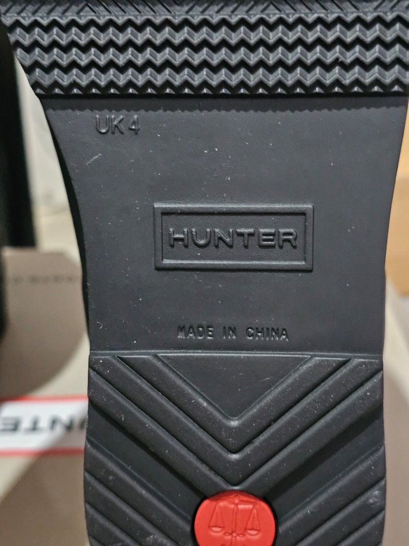 Hunter Original Play Boot Short Black UK 4 (Category: Boots) located in San Mateo. Submitted by reyshel08 (Listing ID 1470366902, Image 3). Description: - Brand: Hunter Original Play Boot Short - Color: Classic Black - Size: UK 4 / US 6 / EU 37 - Condition: Brand new with original box - Material: Waterproof rubber with molded platform outsole - Features: Short design with heel pull tabs for easy on and off, finished with the iconic Hunter logo pa
