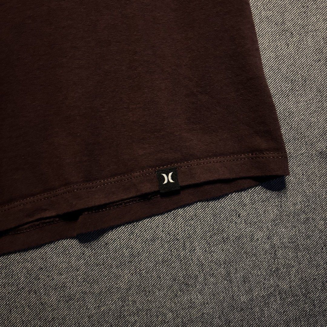Hurley (Maroon) (Category: Activewear) located in Leyte. Submitted by jairelle.thrift (Listing ID 1470521492, Image 3). Description: H0rley (Maroon) Condition: Excellent Width - 21.5 Length - 28 Issue - none DM📩.