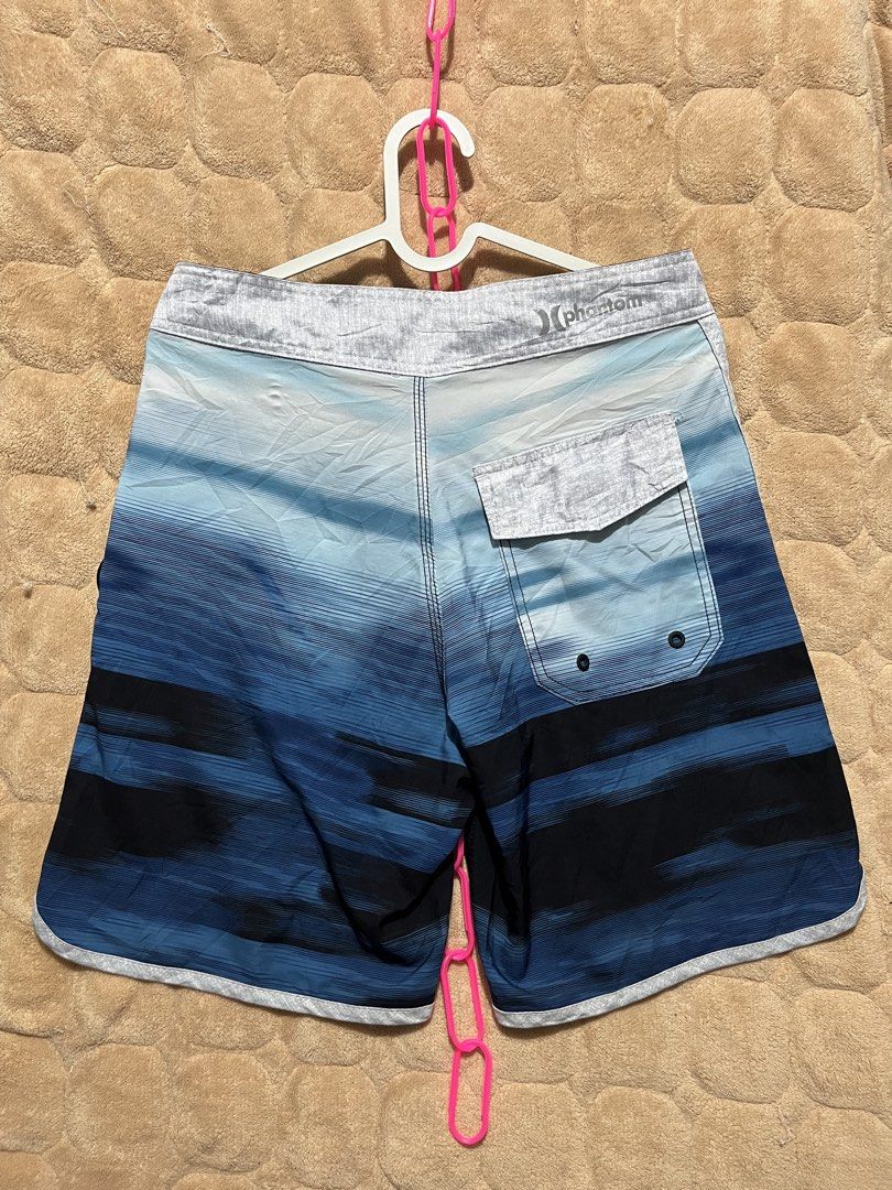 Hurley phantom boardshort (Category: Activewear) located in Cebu City. Submitted by thrift.sht (Listing ID 1470363484, Image 3). Description: HURLEY - PHANTOM BOARDSHORTS 🏄 Blue / Black / White gradient Size: 27-28-29 9.5/10 excellenct condition Issue: naa sa last pic ₱480 Ship via J&T.
