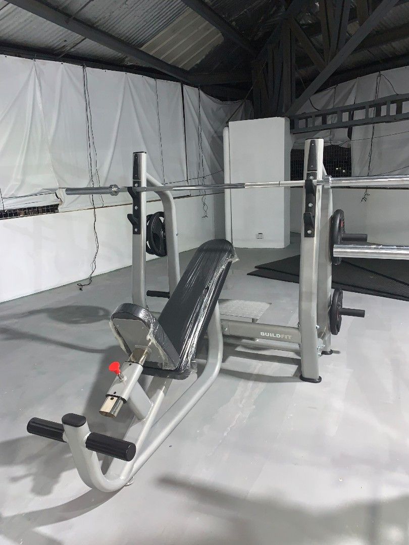 Incline Bench Press (Category: Weights & Dumbbells) located in Caloocan City. Submitted by protein888 (Listing ID 1470419073, Image 3). Description: .