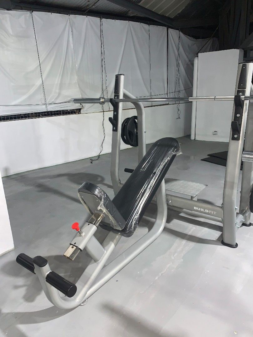 Incline Bench Press (Category: Weights & Dumbbells) located in Caloocan City. Submitted by protein888 (Listing ID 1470419073, Image 2). Description: .