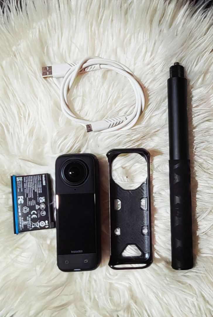 Insta360 X4 360° Camera Bundle – Complete Set 🎥 (Category: Cameras) located in Manila. Submitted by olxph_208580940 (Listing ID 1470349439, Image 3). Description: FIXED PRICE: ₱13,999 (lowest and best deal in the market, no lowball please 🙏) Capture everything, choose the shot later. Selling my Insta360 X4 with the essentials already included, ready to use today. What's included: Insta360 X4 camera Invisible selfie stick (disappears from your 3