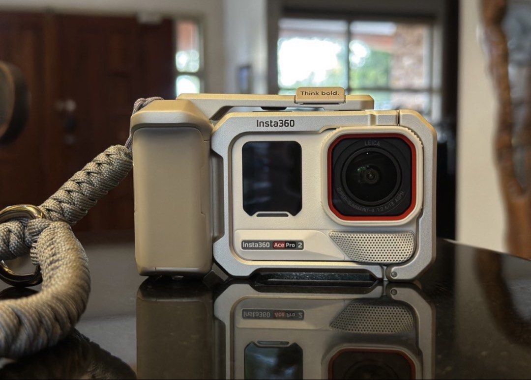 Insta 360 Ace Pro 2 Arctic White (Category: Cameras) located in Cavite. Submitted by kaefernandez (Listing ID 1470350853, Image 1). Description: BOUGHT THIS LAST MAY 2 USED TWICE Xplorer Bundle bought for ₱28,790 Insta360 Ace Pro 2 Arctic White Single Battery Grip Kit in Moonlight Silver And all else in the photo uploaded Add-ons (sold separately): + Insta360 256GB Micro SD Memory Card bought separately for ₱6,190 + Insta360 Classic Leather Case 