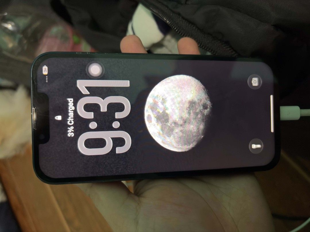 Ip 13 128 (Category: iPhone 13 Series) located in Manila. Submitted by yukiyey (Listing ID 1470406841, Image 2). Description: issue face id lang replaced lcd pwede pa ship vc pag pa ship ko na.