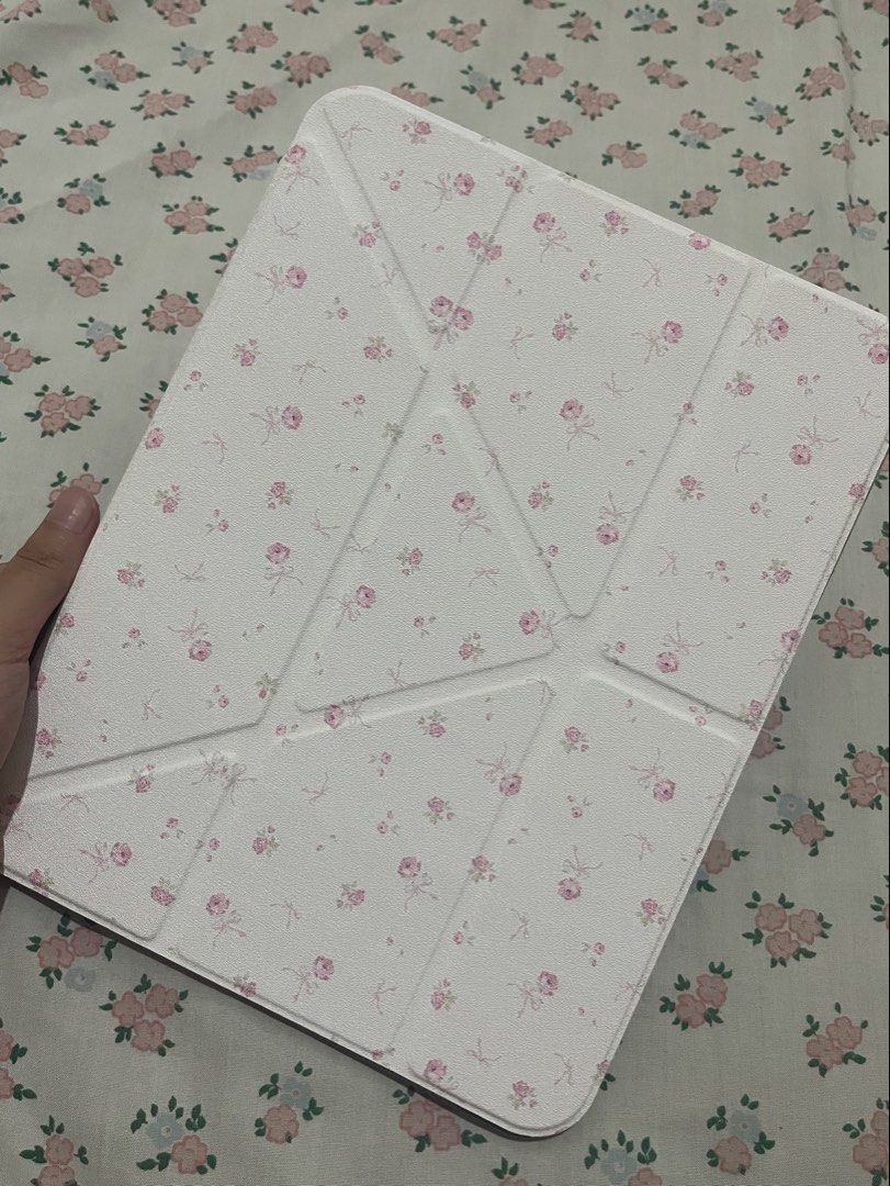 iPad 10th Gen 256gb (Category: iPad) located in Antipolo. Submitted by whimsy_d (Listing ID 1470354571, Image 2). Description: iPad 10th Gen RFS: will upgrade Color: Pink Storage: 256GB 100 percent smooth personal used for school No Dents, No issues, No history of repair All working: Trutone Working Touch ID Apple Id/Icloud no issue DM me for more info Meet up antipolo loc basta malapit .