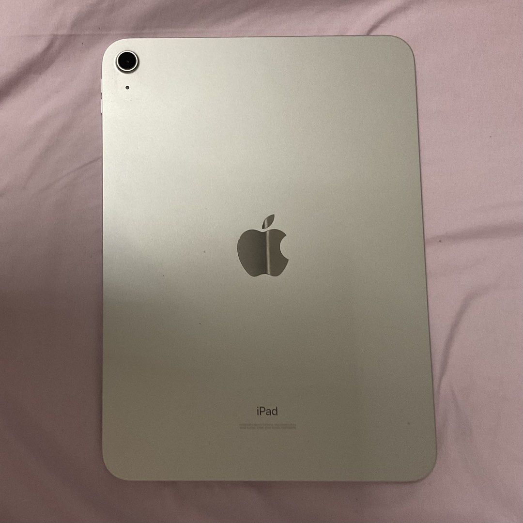 IPAD 10th GEN 64GB (Category: iPad) located in Manila. Submitted by happystar.0d9ddc (Listing ID 1470518735, Image 1). Description: IPAD 10TH GEN SILVER 64 GB MAKINIS, NO DENTS UNLI CHECK wala charger with box pa kaso may sulat kasama old case.