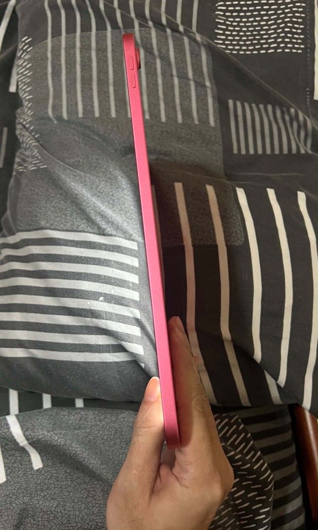 Ipad 11th gen A16 PINK (Category: iPad) located in Manila. Submitted by betterlifecutie (Listing ID 1470360617, Image 2). Description: below market napo yan wag napo baratin. ipad A16 11th Gen Pink 128gb 95% Battery health Cc 112 Finger print working True tone working IOS 26 Warranty until February 2027 No issue talaga kaya wag napo hanapan super kinis pwede sa maselan inclusion: unit original box original charger case.