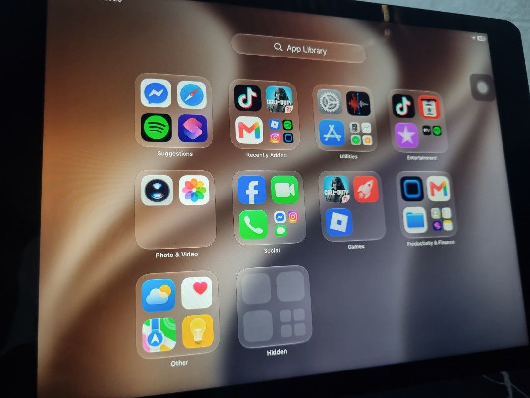 Ipad 9th Gen (Category: iPad) located in Manila. Submitted by bravehawk.b028e2 (Listing ID 1470432194, Image 2). Description: Ipad 9th Gen 64GB IOS 27 PP/A Variant Wifi Used All Working With Case and Chord Good Conditon RUSH!!!! Negotiable (Open for swap pc or laptop) RFS: Need funds for Laptop.